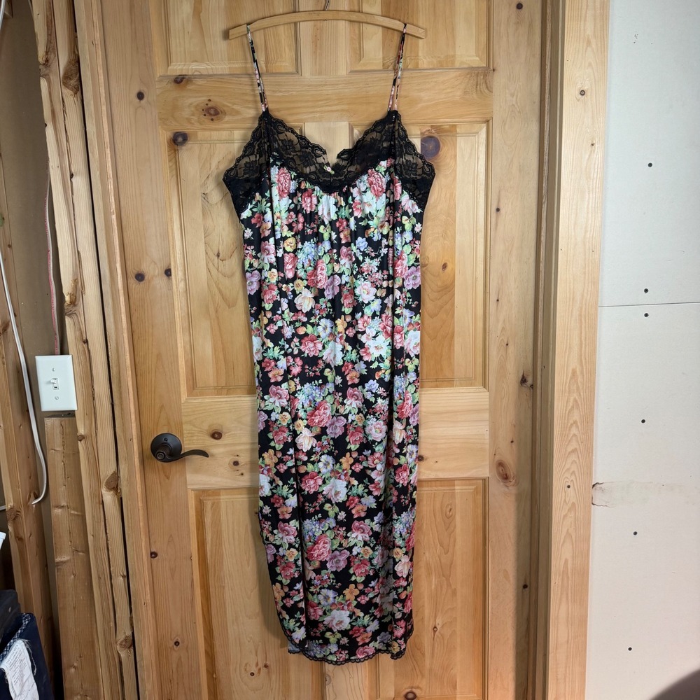 VTG Lorraine Floral Nightgown Black Lace Trim Side Slit Made in USA Size Large